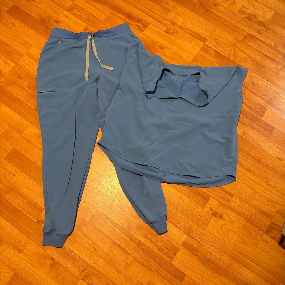 Figs scrubs